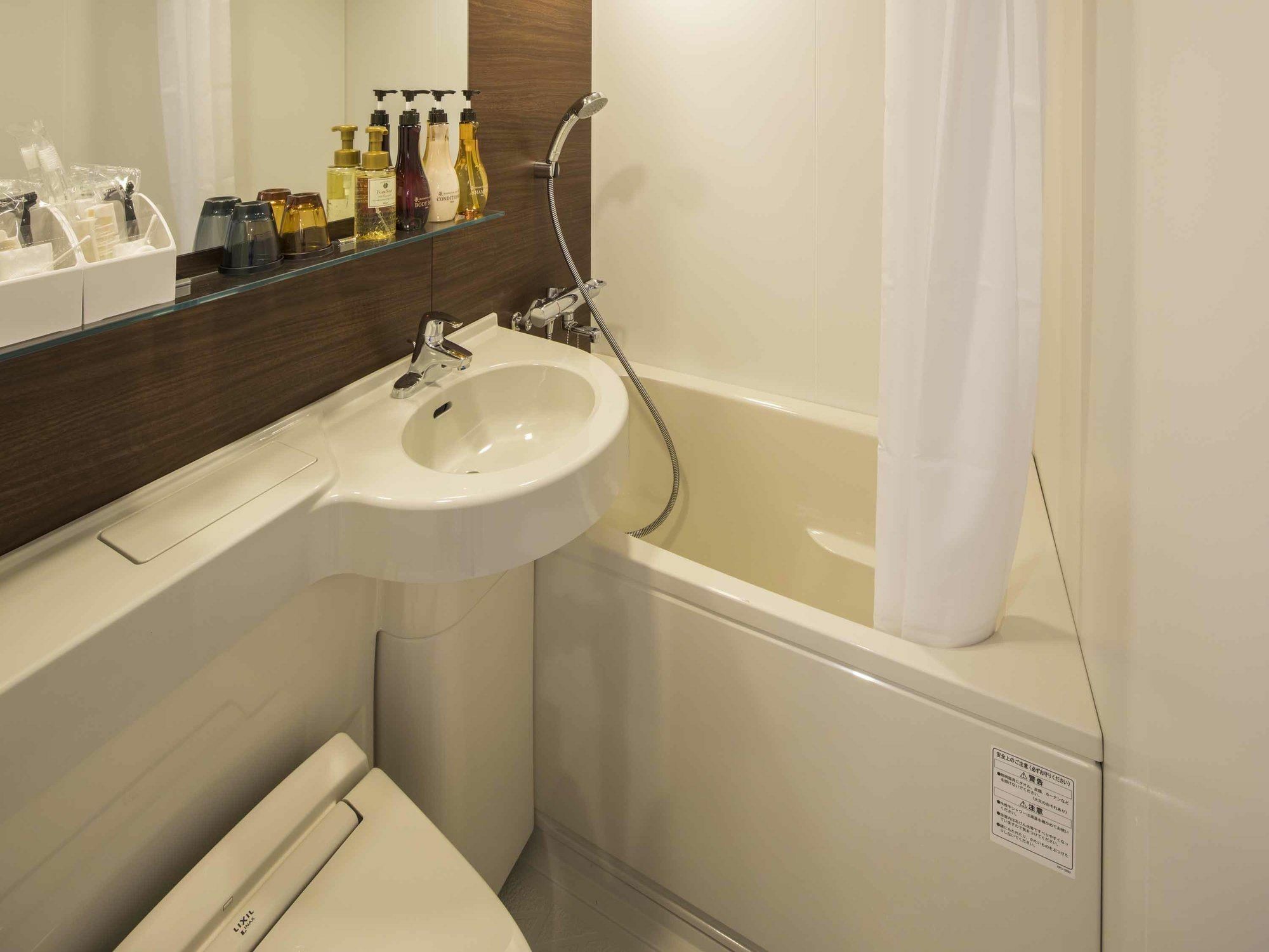 Hotel Wbf Shinsaibashi Oszaka Kültér fotó