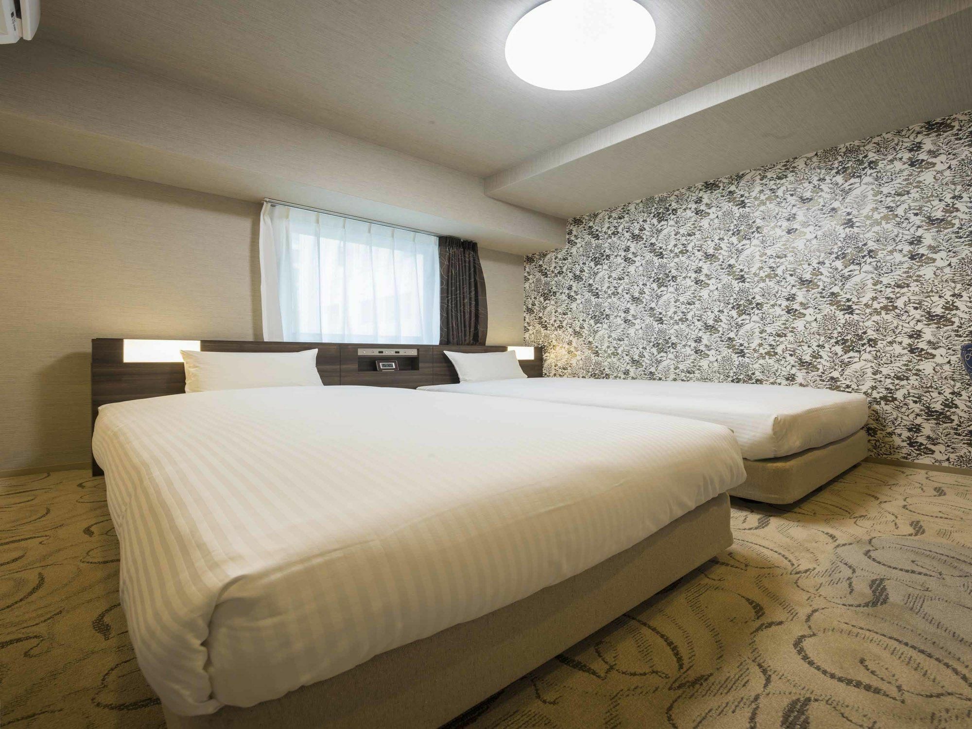 Hotel Wbf Shinsaibashi Oszaka Kültér fotó