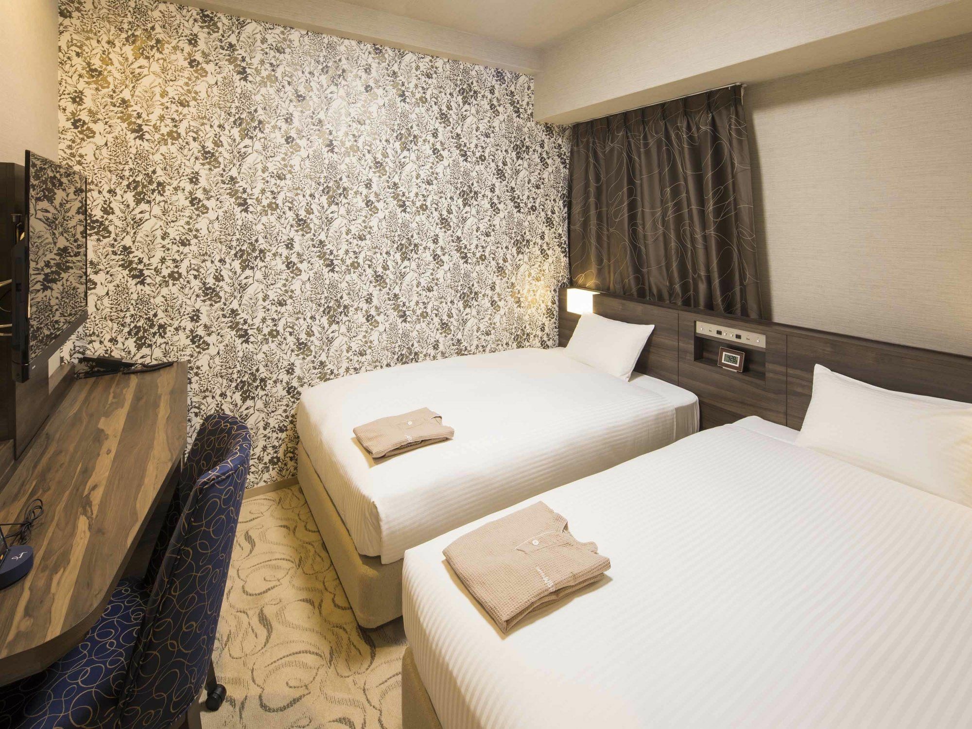 Hotel Wbf Shinsaibashi Oszaka Kültér fotó